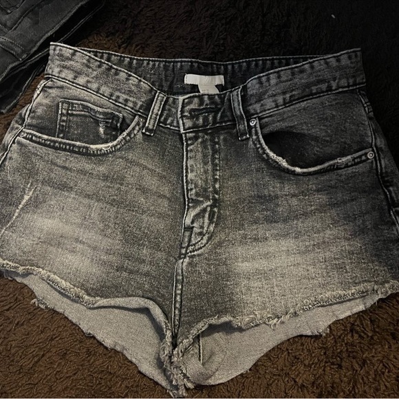 Shorts - Picture 1 of 3